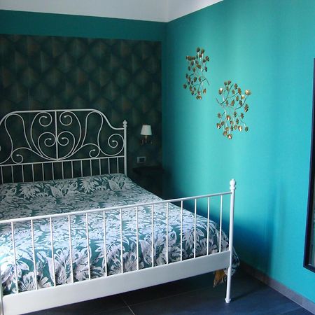 La Stanza A Parte Hotel Наполи Екстериор снимка