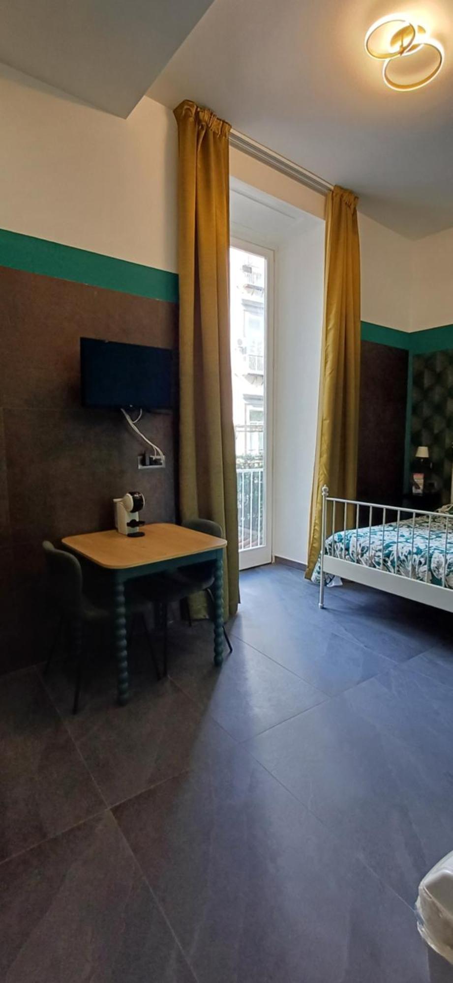 La Stanza A Parte Hotel Наполи Екстериор снимка