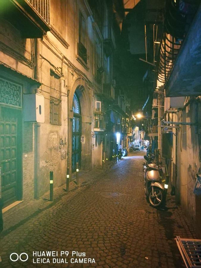 La Stanza A Parte Hotel Наполи Екстериор снимка